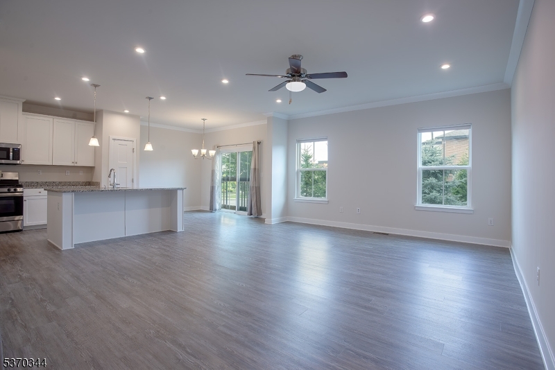 16 Cypress Ln