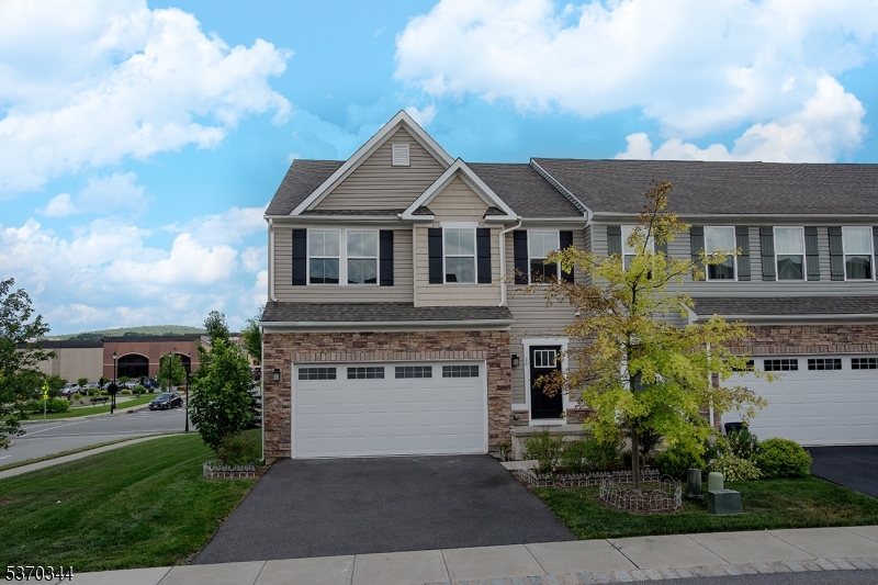 16 Cypress Ln