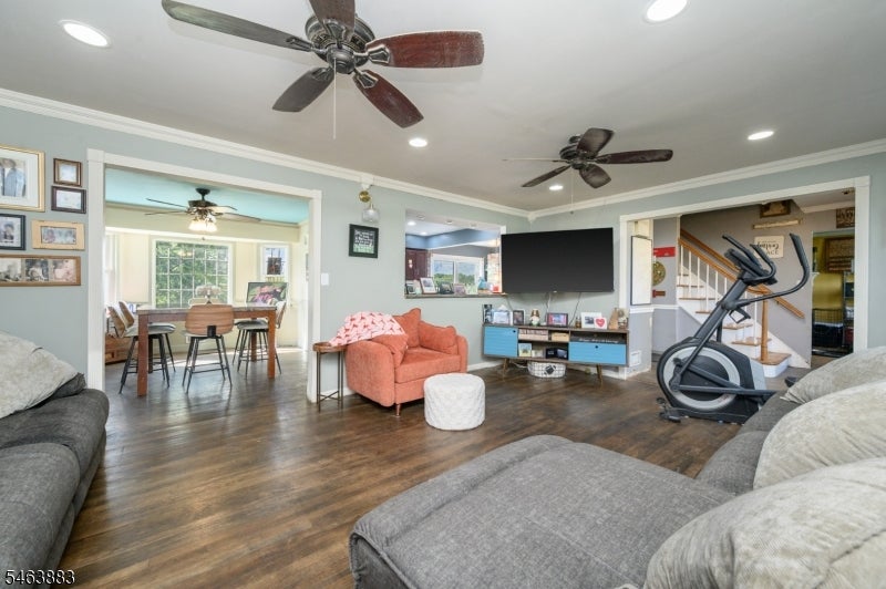 6 Emery Dr