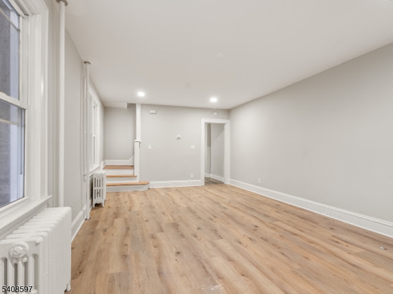 895-901 Port Reading Ave 2