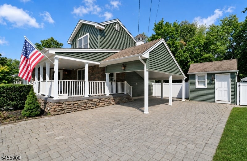 4 Raymond Ct