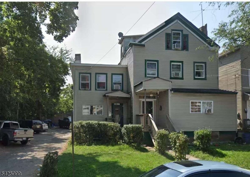 232 William St