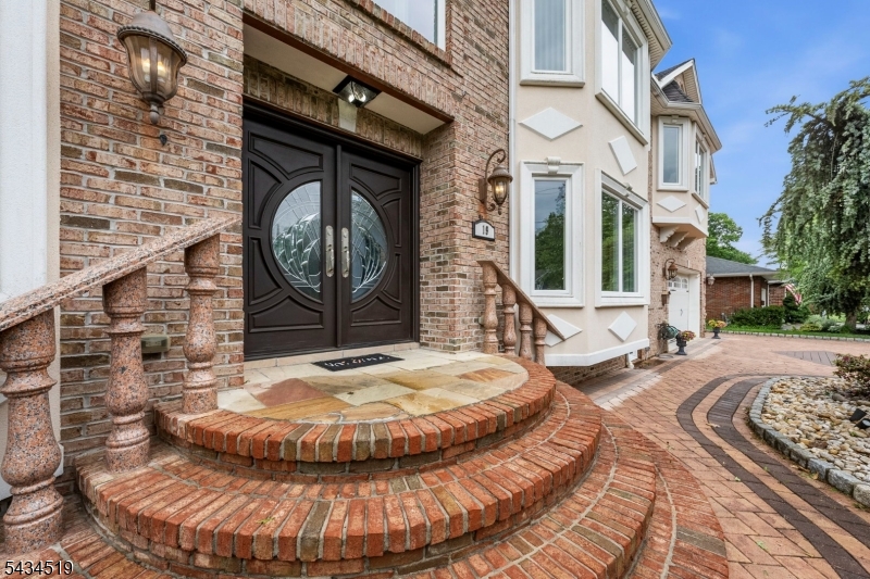 19 FAIRVIEW ROAD