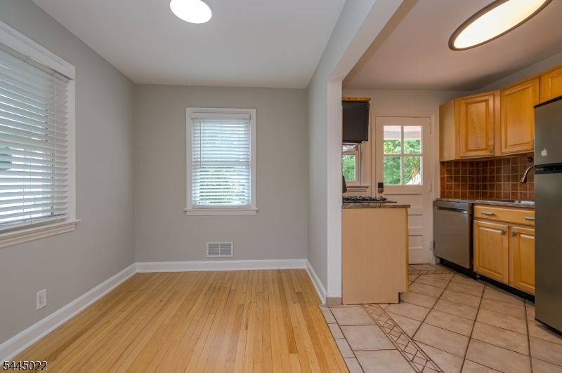 39 Amboy Ave