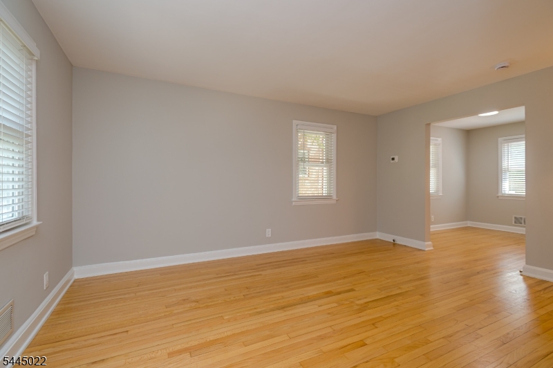 39 Amboy Ave