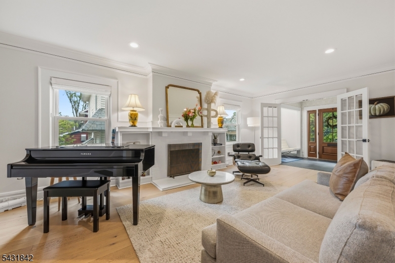 16 Oakview Ave