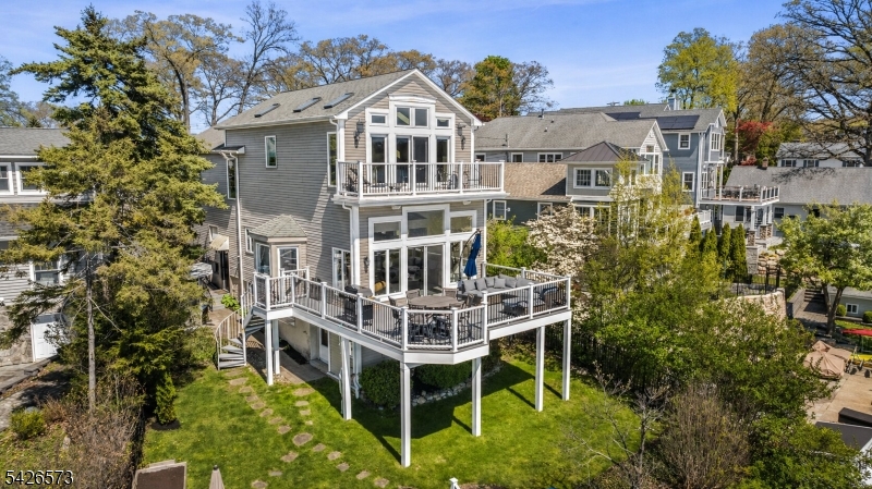 27 S Bertrand Rd