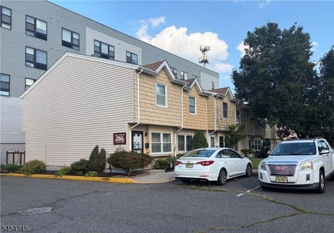 Photo for 172 Roosevelt Ave F