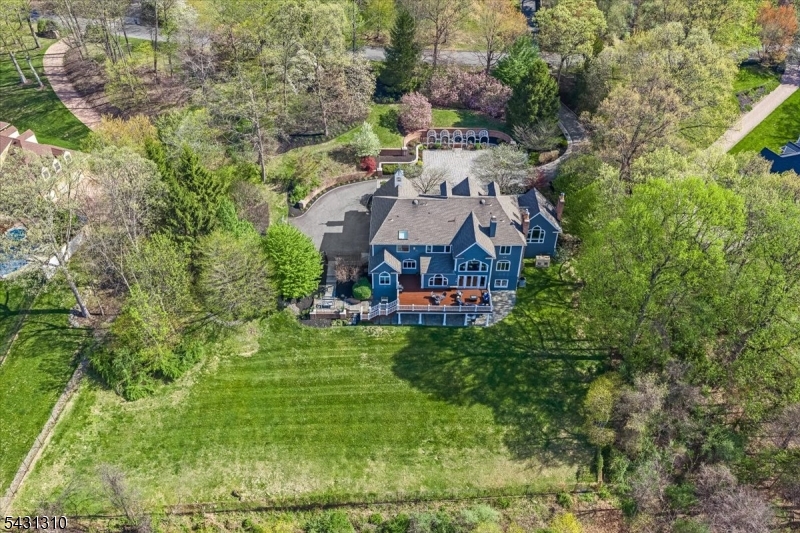 12 Beacon Hill Dr
