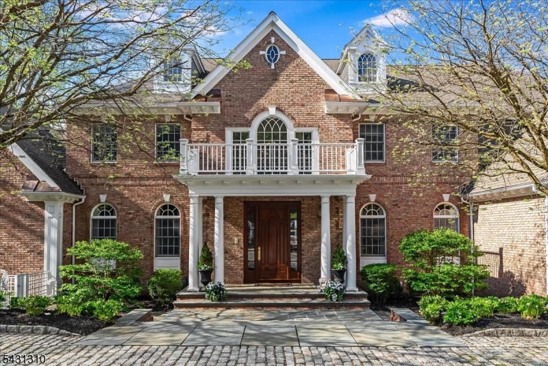 12 Beacon Hill Dr