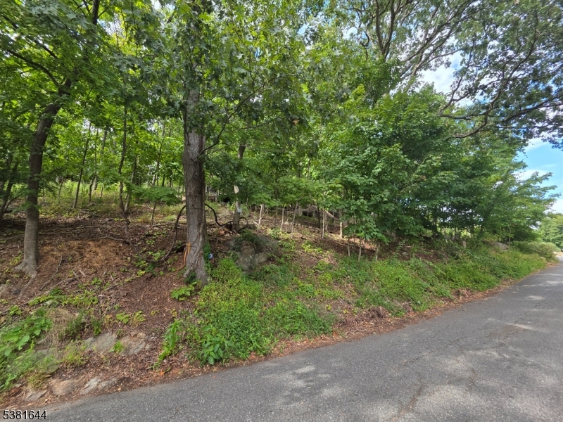 13 Stonehenge Rd