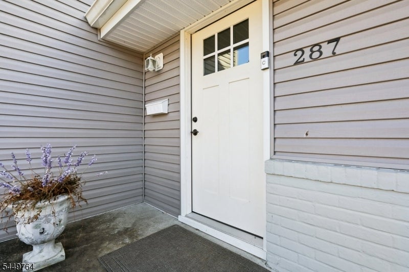 287 Country Club Dr