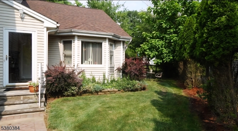 4 Glen Ave