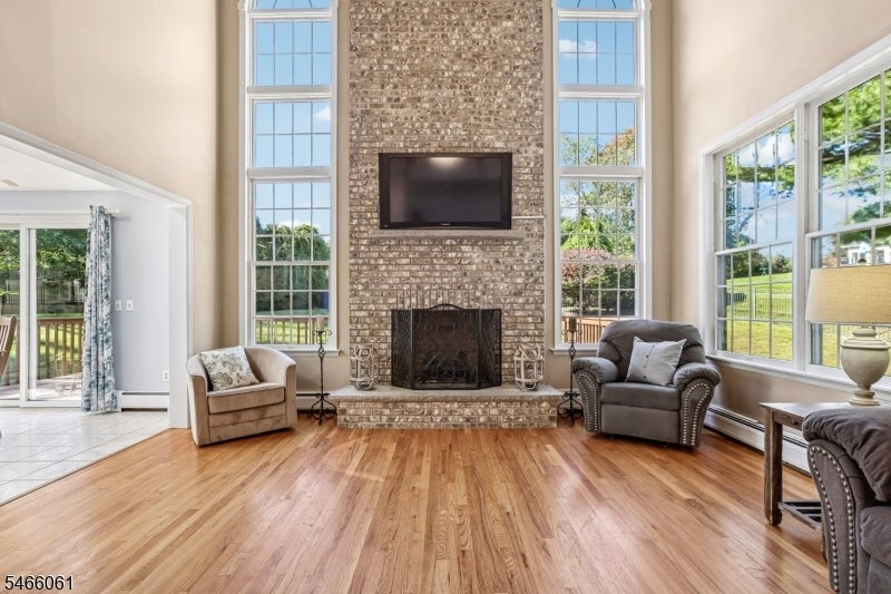 6 Lauren Ct