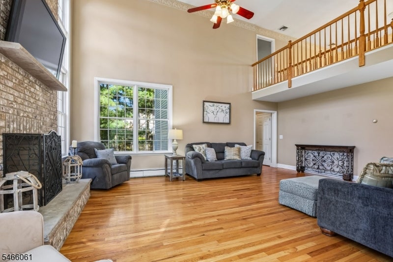 6 Lauren Ct