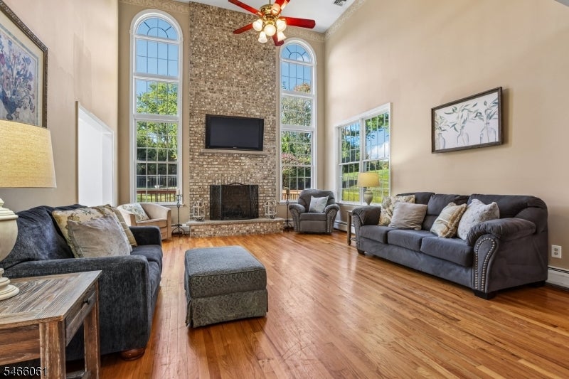 6 Lauren Ct