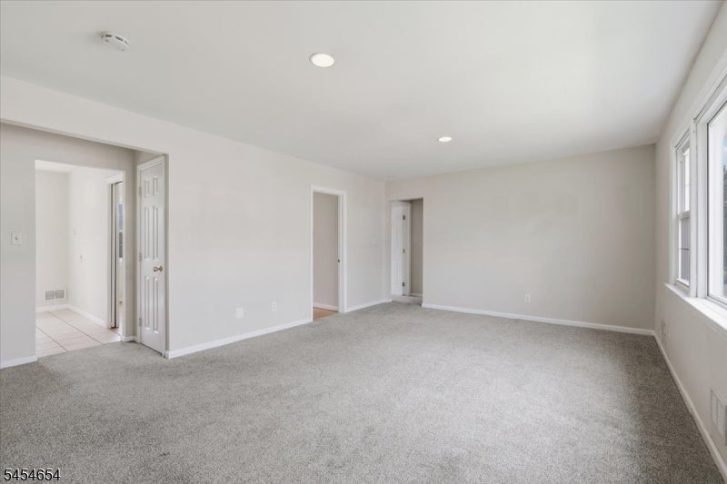 14 Dartmouth Ave 3B