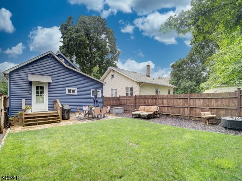 1 Condict St