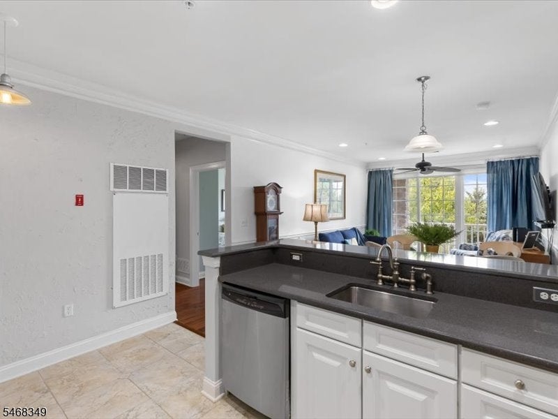 461 Victoria Drive