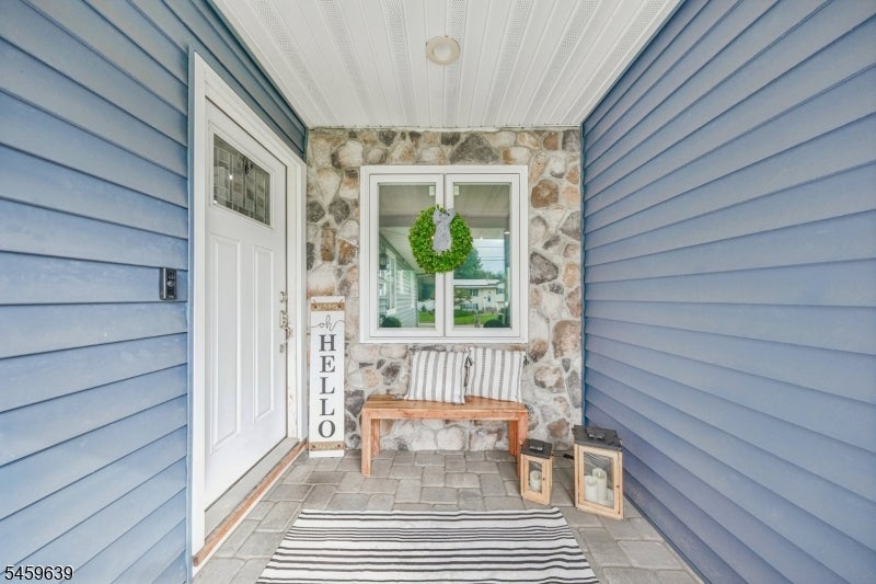 41 Carlos Dr