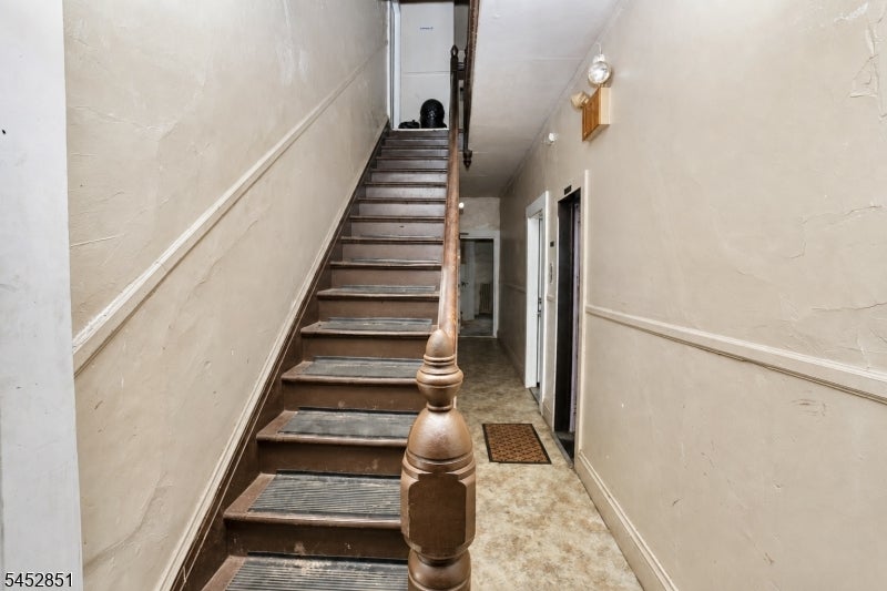 27 Augusta St