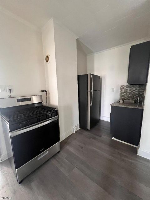 204 Erie St Elizabeth City NJ 07206