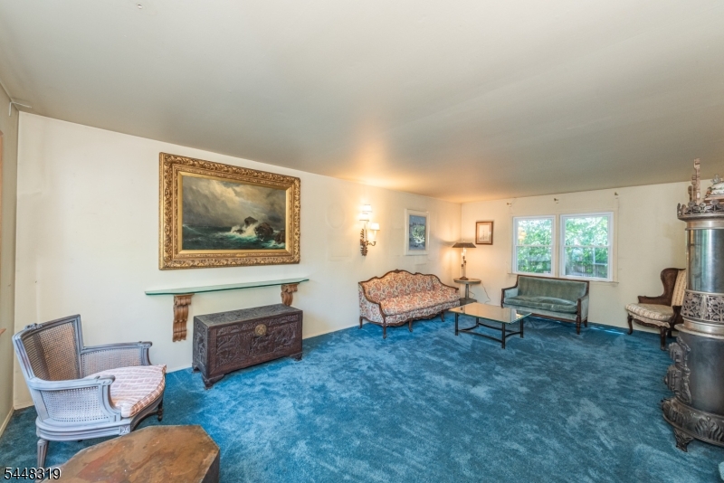 109 Leamoor Dr