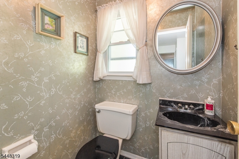 109 Leamoor Dr