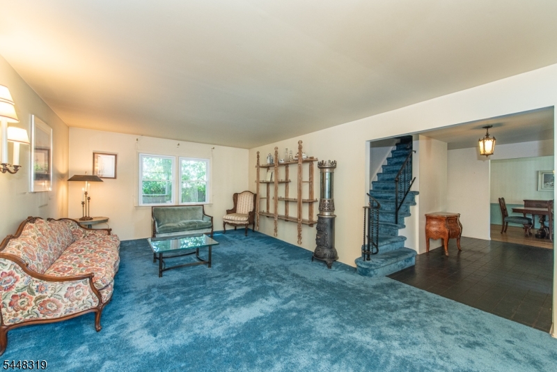 109 Leamoor Dr