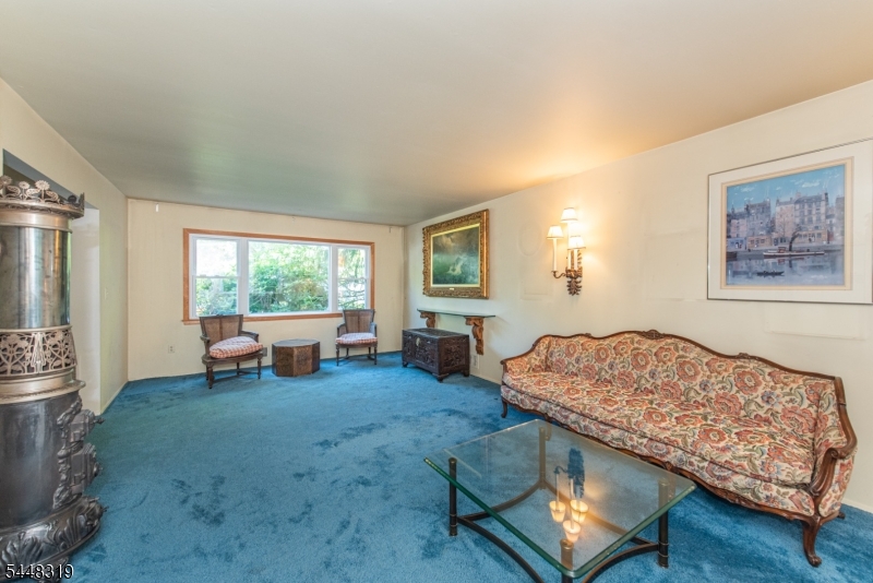109 Leamoor Dr