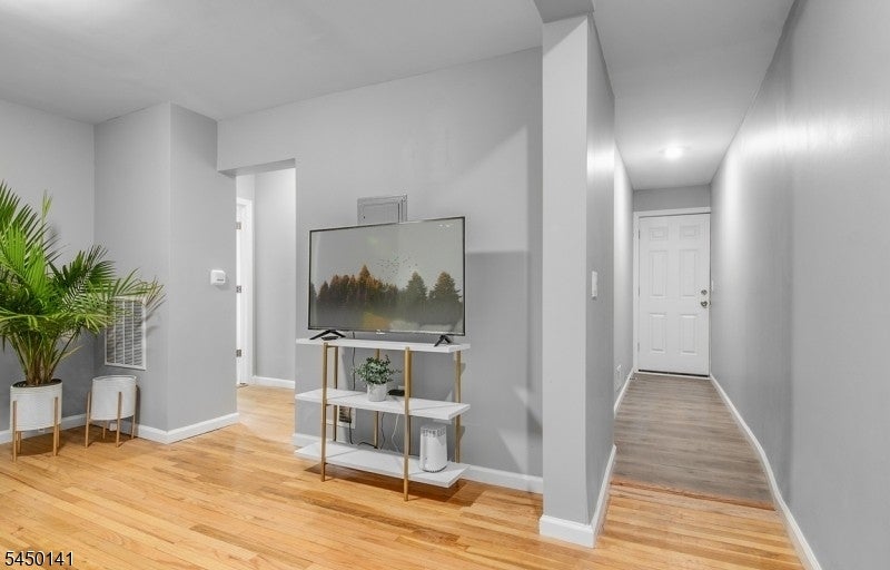 307 Jefferson Ave
