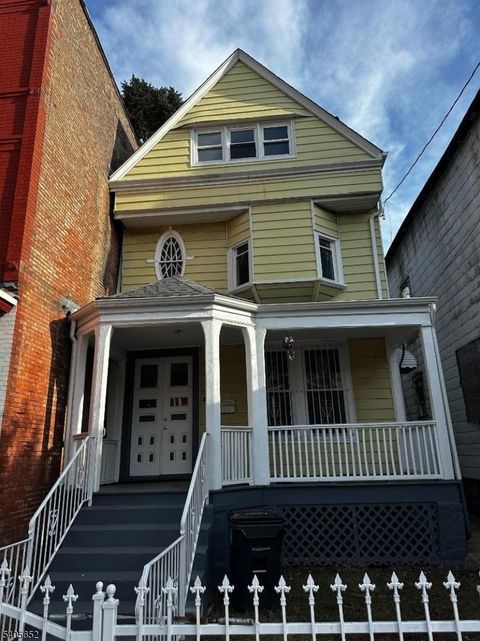 213 N 7Th St Newark City NJ 07107