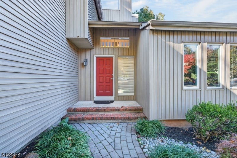 33 Highmount Ave