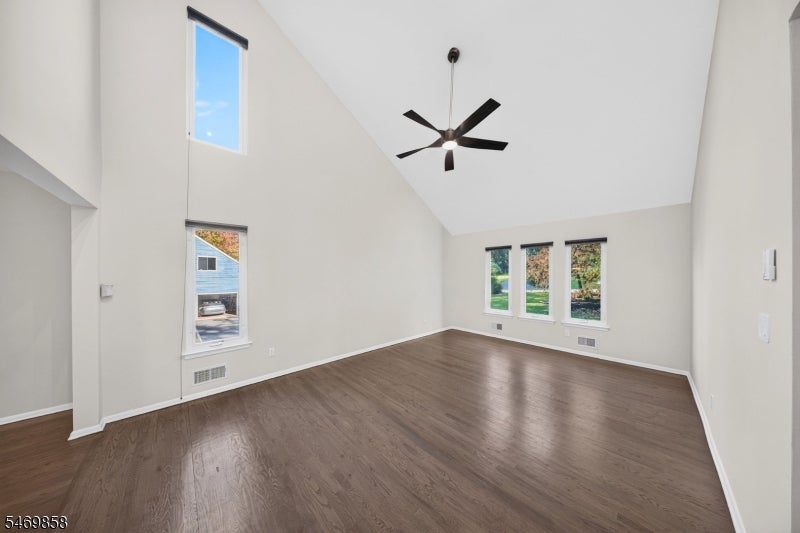 33 Highmount Ave