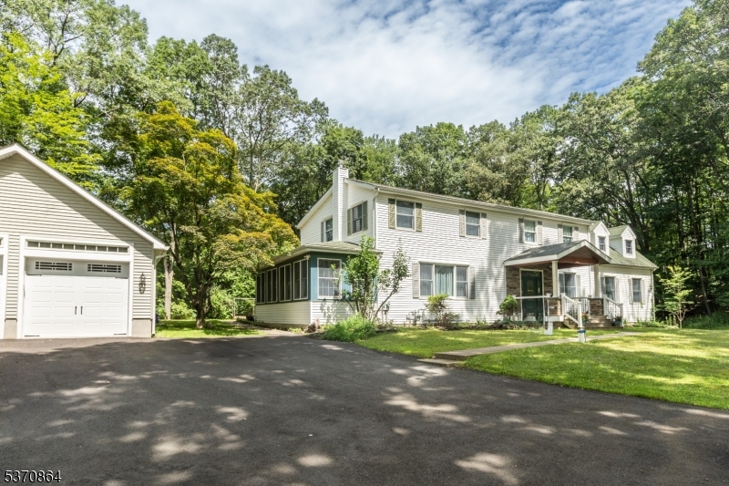 15 Rock Hollow Rd
