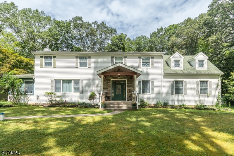 15 Rock Hollow Rd