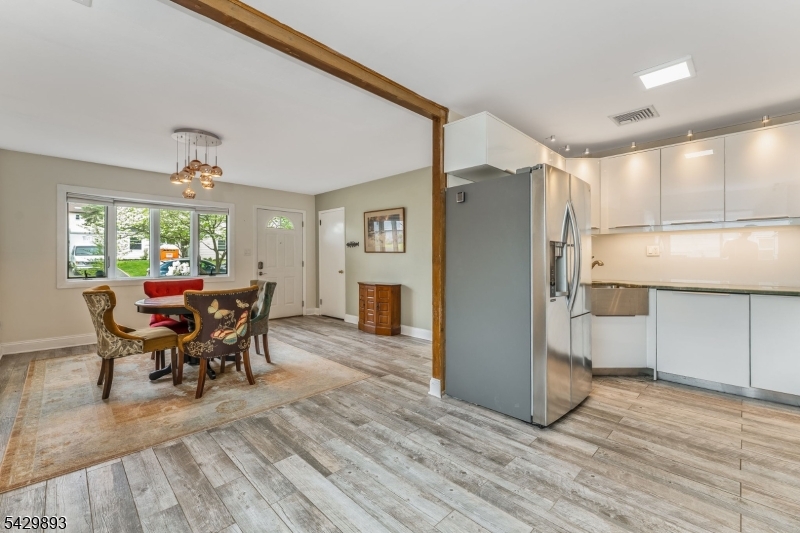 53 Harry Rd