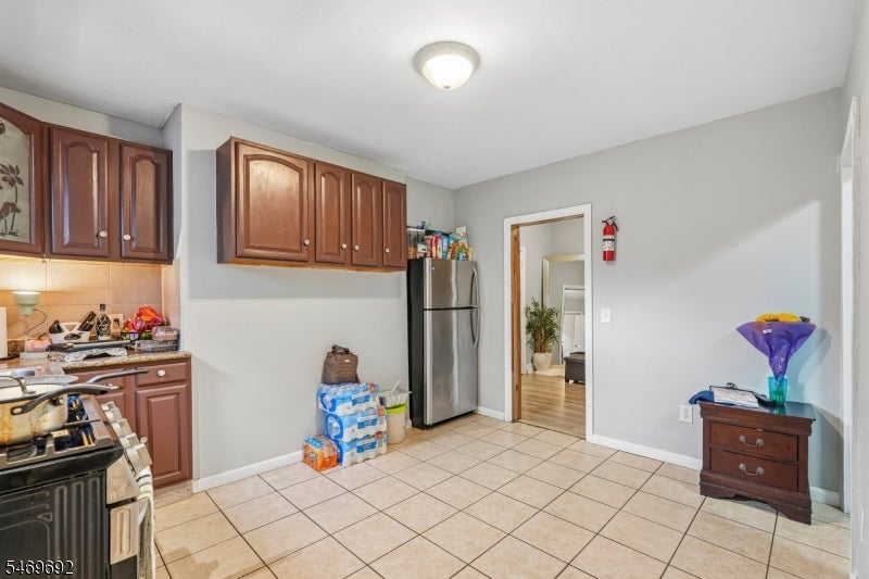 24 20Th Ave