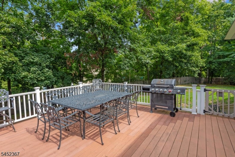 7 Hillcrest Rd