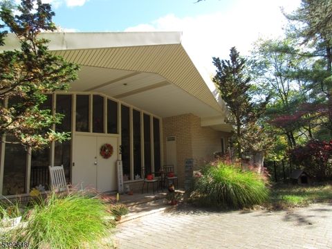 Photo of 52 Chopin Dr, Wayne, NJ 07470 (MLS # 3994269)