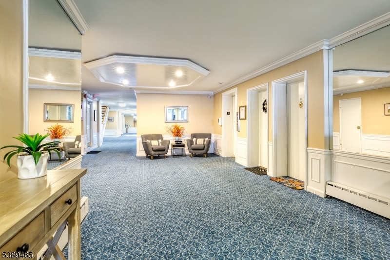 18 Springfield Ave 2D