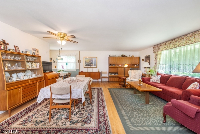 24 Sunnyhill Rd