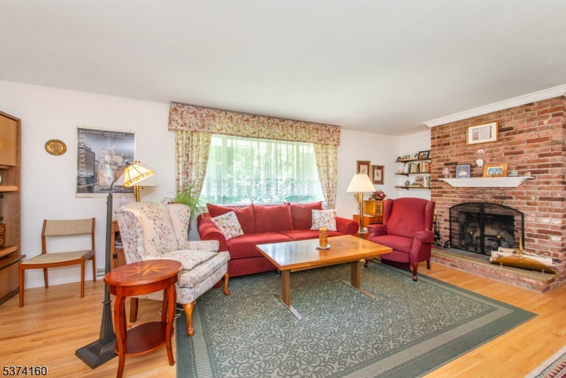 24 Sunnyhill Rd