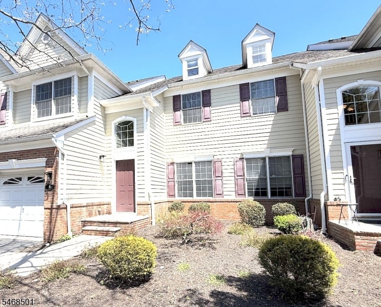 5 Magnolia Ln