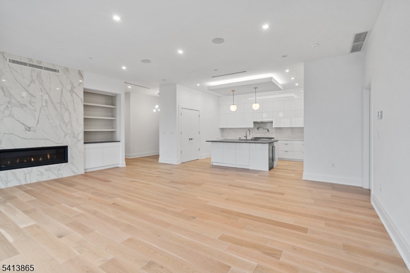 620 Bloomfield Ave PH-B