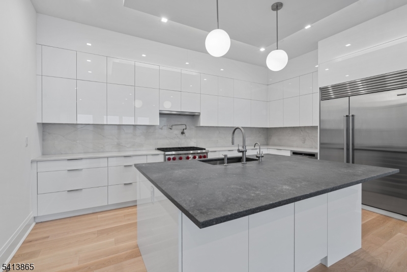 620 Bloomfield Ave PH-B