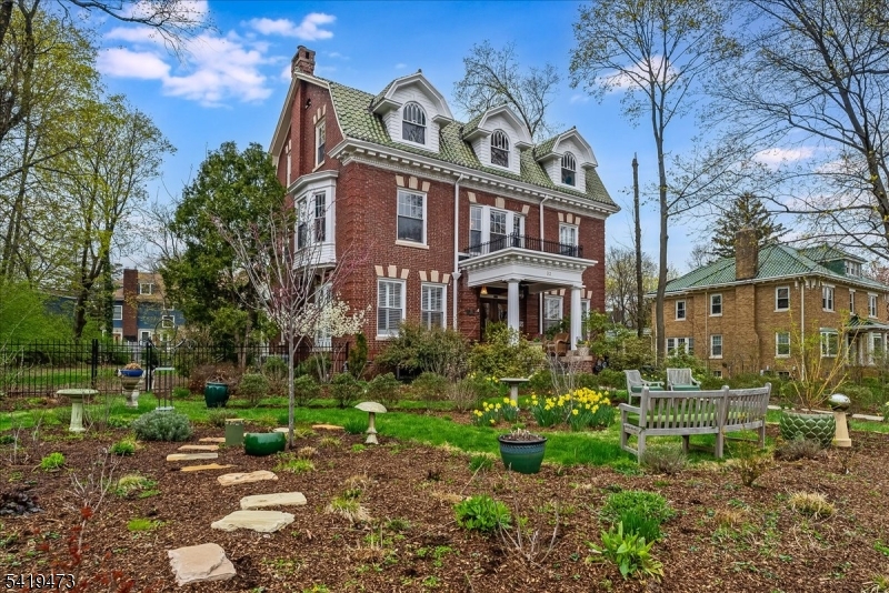 33 Stanley Rd