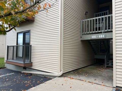 401 Spruce Hills Dr Glen Gardner Boro NJ 08826