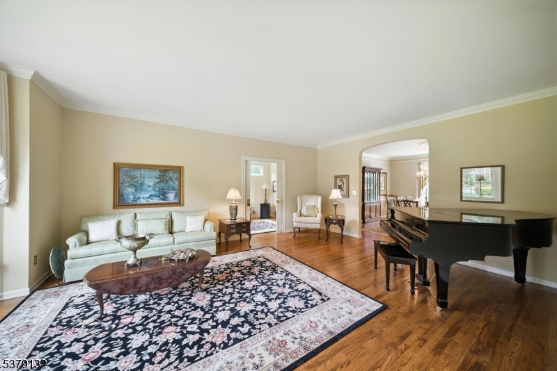 10 MELISSA DRIVE