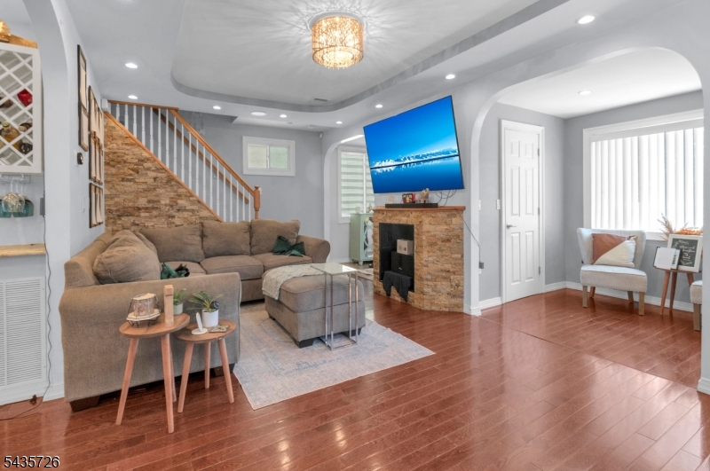 56 Ridgefield Ave